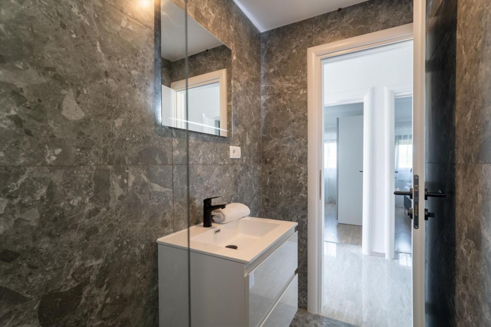 Apartmani Carmen Bibinje Luaran gambar